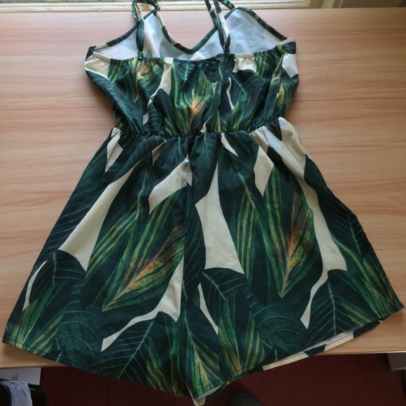 Shein Banana Leaf Print Romper Size XS - Picture 5 of 9